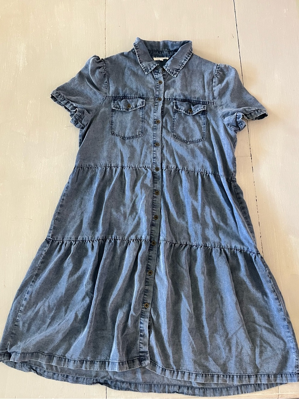 tea n rose Blue denim Tiered Button-Front Denim Midi Dress